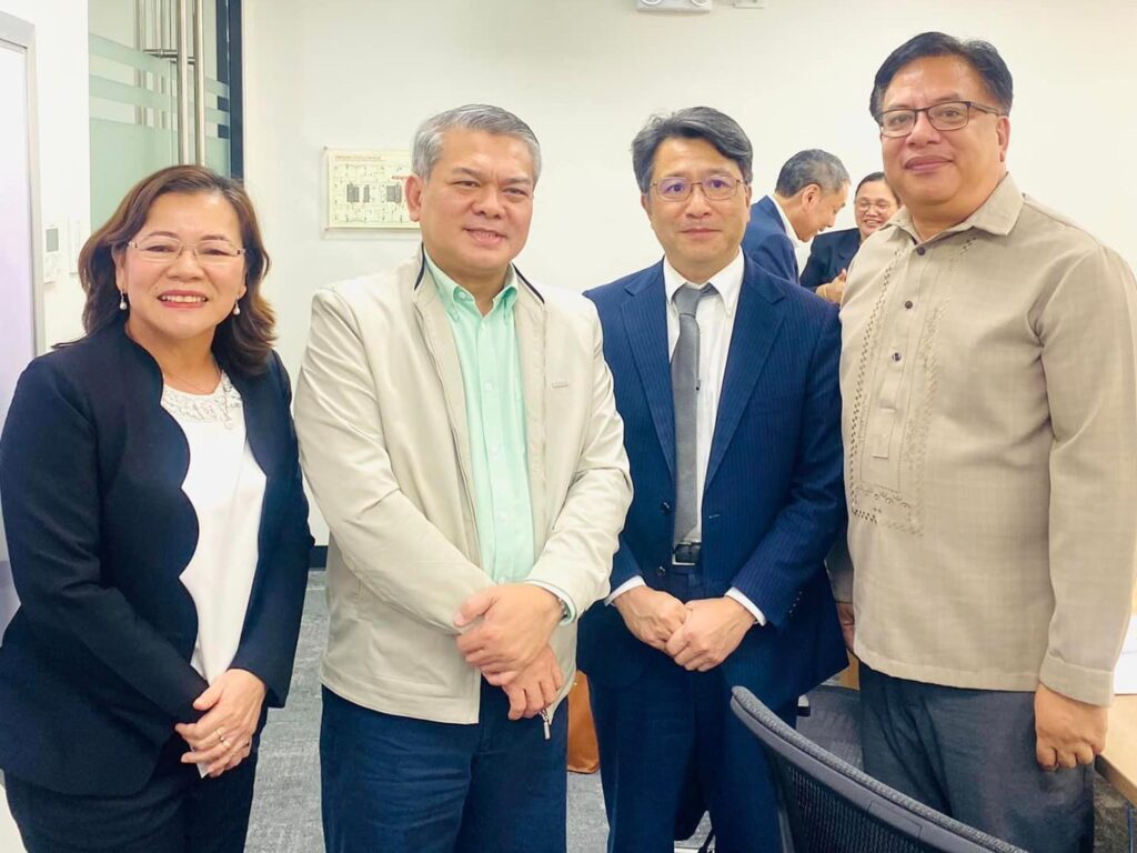 [L-R] Dr. Mallari, Dir. Mapa, ConGen
Hanada and Atty. Zuniega